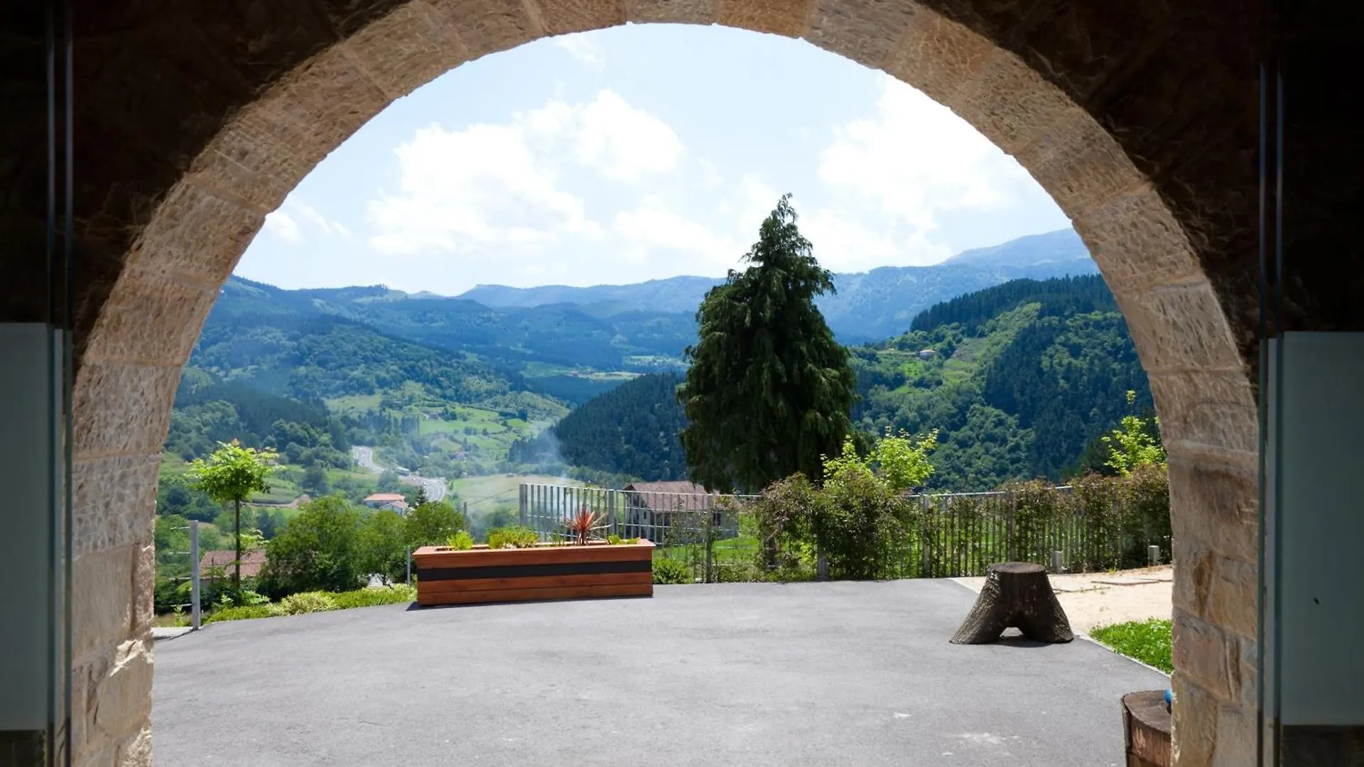 Ellauri Hotel - Adults Only Zeanuri